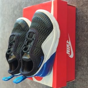 Nike Air Max Motion 2 (Sz 5C Toddler)